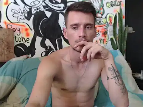 roystonee01 online show from September 14, 2:27 pm