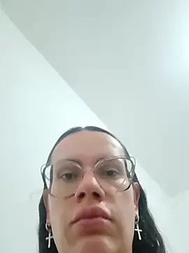 Snapshot of LadyDaemon chatting on October 17, 2:15 am LadyDaemon online show from October 17, 2:15 am