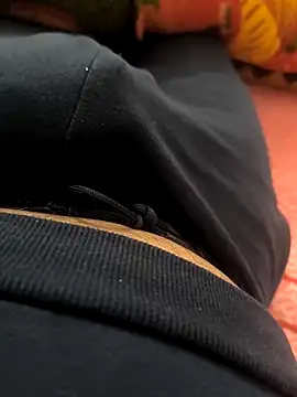 Snapshot of rana9639_1 chatting on December 16, 4:34 am rana9639 1 online show from December 16, 4:34 am