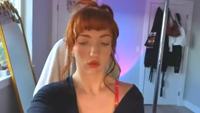 foxxyyyred online show from February 18, 12:17 am