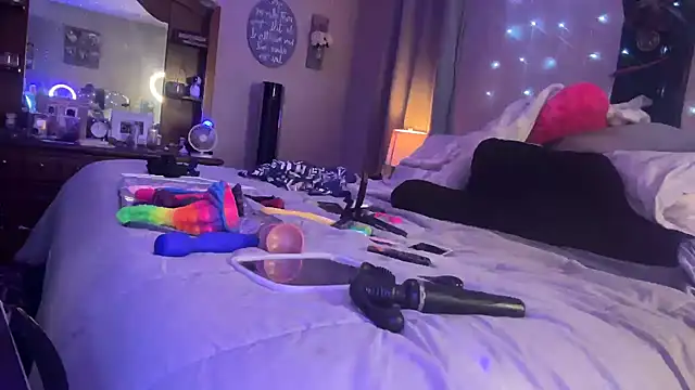 Dani Dragon69 online show from December 6, 1:51 am