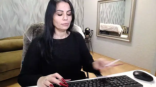 Snapshot of Sara_Poison chatting on November 23, 3:28 am Sara Poison online show from November 23, 3:28 am