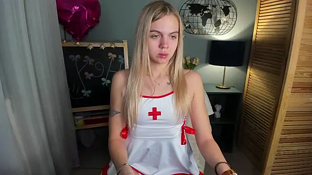 Snapshot of Aria69Stars chatting on November 13, 9:41 am Aria69Stars online show from November 13, 9:41 am