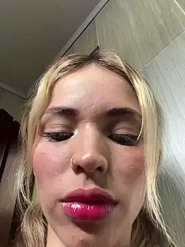 Snapshot of ambarsorachi chatting on March 20, 8:40 pm ambarsorachi online show from March 20, 8:40 pm