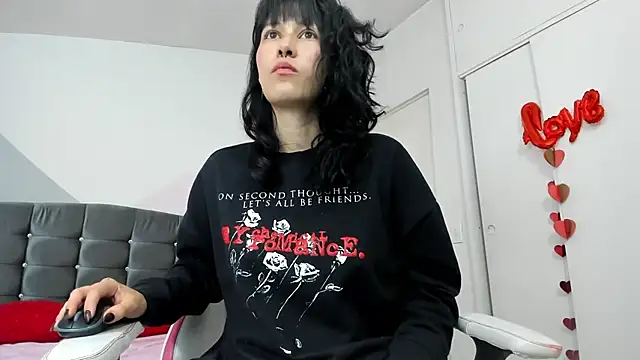 Camcrush   online show from February 25, 9:46 pm