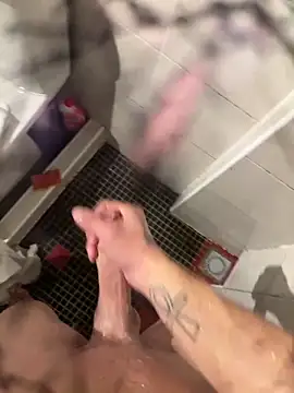 Snapshot of lescro95_ chatting on December 5, 4:14 pm lescro95 online show from December 5, 4:14 pm