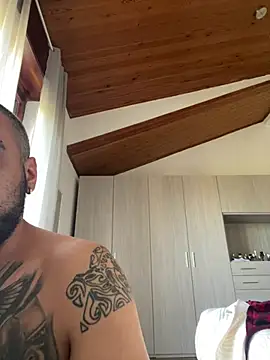 Dikkiduohottt online show from April 18, 2:21 pm