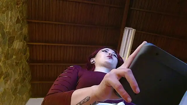 Snapshot of madame_ibby chatting on October 21, 11:55 am madame ibby online show from October 21, 11:55 am