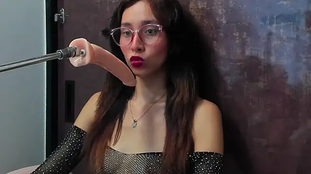 Snapshot of doll_bella_ chatting on February 23, 8:00 pm doll bella  online show from February 23, 8:00 pm