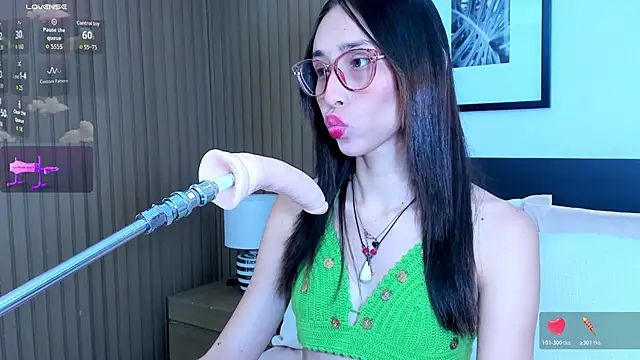 Snapshot of doll_bella_ chatting on November 29, 8:01 pm doll bella online show from November 29, 8:01 pm