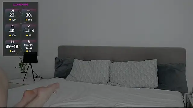 Snapshot of AllisonSky chatting on November 19, 4:07 pm AllisonSky online show from November 19, 4:07 pm