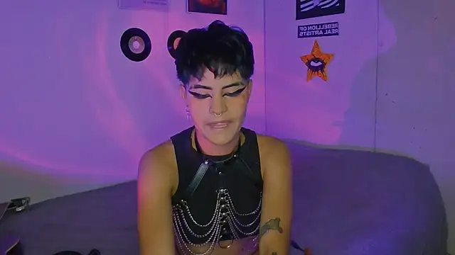 Snapshot of alex_one888 chatting on September 11, 12:55 am alex one888 online show from September 11, 12:55 am