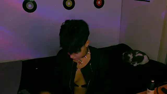 Snapshot of alex_one888 chatting on November 7, 1:05 am alex one888 online show from November 7, 1:05 am