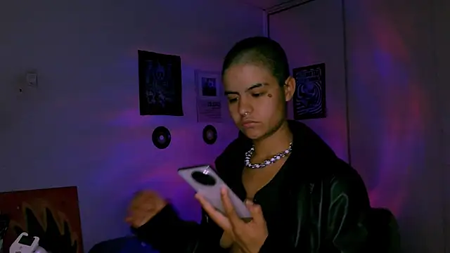 Snapshot of alex_one888 chatting on January 6, 11:07 pm alex one888 online show from January 6, 11:07 pm