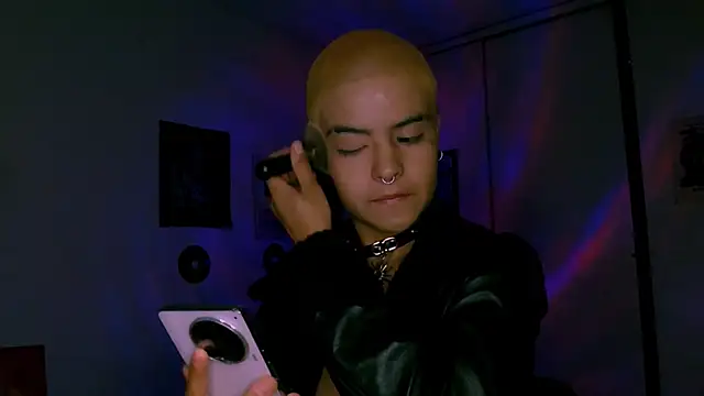 Snapshot of alex_one888 chatting on January 8, 12:46 am alex one888 online show from January 8, 12:46 am