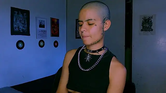 Snapshot of alex_one888 chatting on January 16, 10:58 pm alex one888 online show from January 16, 10:58 pm