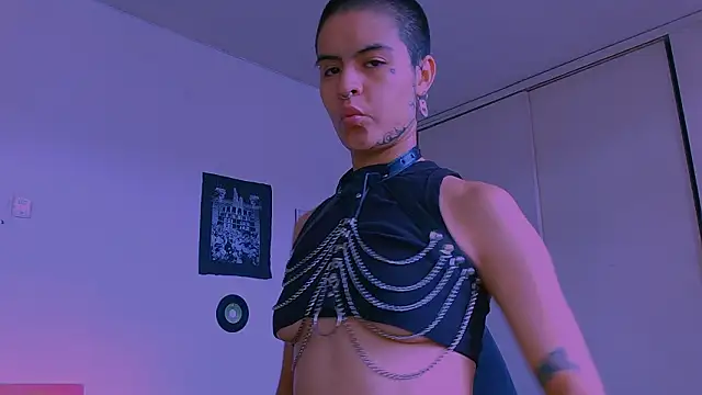 Snapshot of alex_one888 chatting on February 3, 6:46 pm alex one888 online show from February 3, 6:46 pm