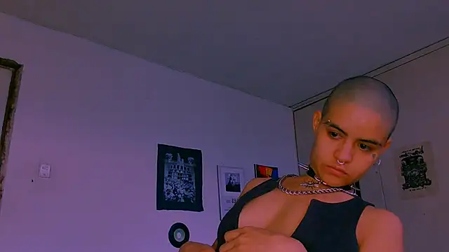 Snapshot of alex_one888 chatting on February 13, 8:16 pm alex one888 online show from February 13, 8:16 pm