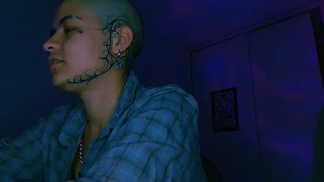 Snapshot of alex_one888 chatting on February 19, 1:34 am alex one888 online show from February 19, 1:34 am