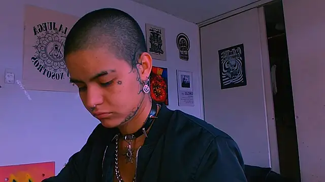 Snapshot of alex_one888 chatting on February 28, 6:09 pm alex one888 online show from February 28, 6:09 pm