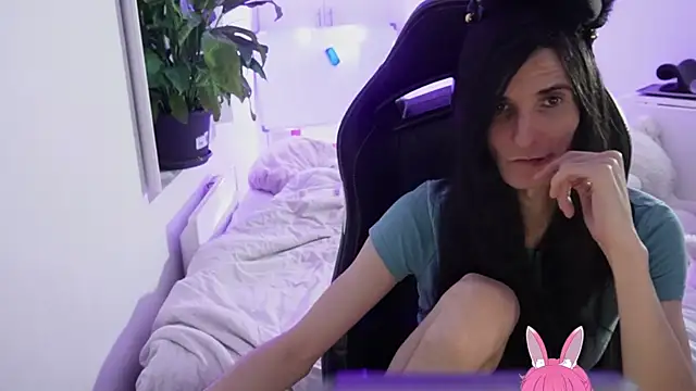 CeriseLapine online show from February 20, 10:15 pm