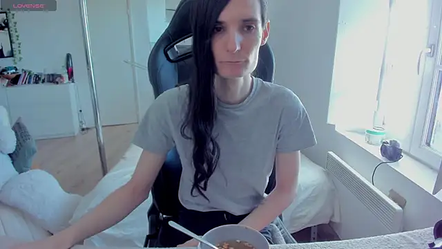 CeriseLapine online show from March 16, 8:32 am