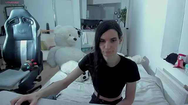 CeriseLapine online show from March 16, 8:00 pm