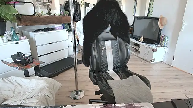 CeriseLapine online show from October 6, 10:02 am