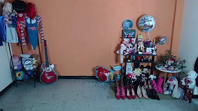 Snapshot of MissMiia2 chatting on December 29, 4:19 pm MissMiia2 online show from December 29, 4:19 pm