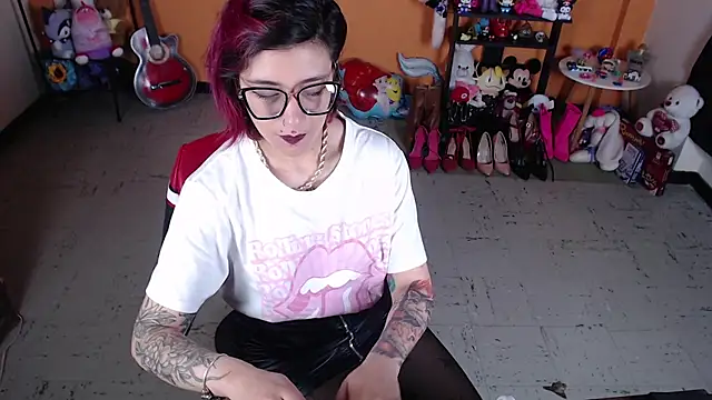 Snapshot of MissMiia2 chatting on January 7, 2:30 pm MissMiia2 online show from January 7, 2:30 pm