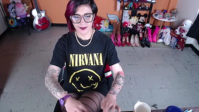 Snapshot of MissMiia2 chatting on January 15, 12:15 pm MissMiia2 online show from January 15, 12:15 pm