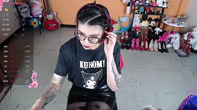 Snapshot of MissMiia2 chatting on January 22, 2:14 pm MissMiia2 online show from January 22, 2:14 pm