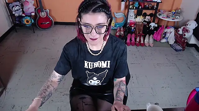 Snapshot of MissMiia2 chatting on January 22, 5:17 pm MissMiia2 online show from January 22, 5:17 pm