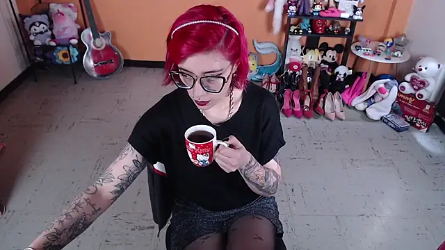 Snapshot of MissMiia2 chatting on February 5, 4:36 pm MissMiia2 online show from February 5, 4:36 pm