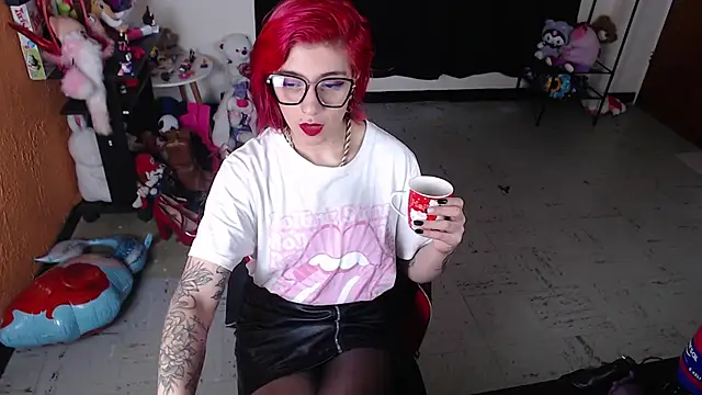 Snapshot of MissMiia2 chatting on February 9, 2:07 pm MissMiia2 online show from February 9, 2:07 pm
