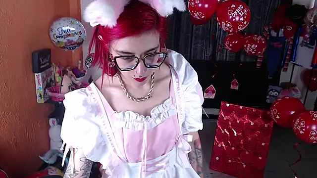 Snapshot of MissMiia2 chatting on February 18, 3:32 pm MissMiia2 online show from February 18, 3:32 pm
