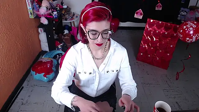 Snapshot of MissMiia2 chatting on February 19, 1:28 pm MissMiia2 online show from February 19, 1:28 pm