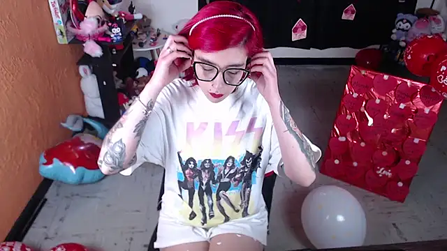 Snapshot of MissMiia2 chatting on February 20, 4:14 pm MissMiia2 online show from February 20, 4:14 pm