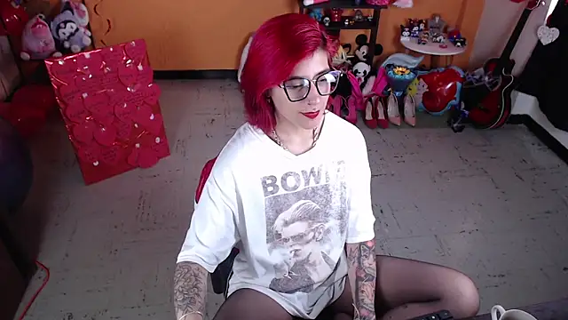 Snapshot of MissMiia2 chatting on March 1, 9:26 pm MissMiia2 online show from March 1, 9:26 pm