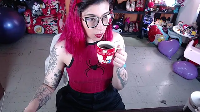 Snapshot of MissMiia2 chatting on October 3, 2:14 pm MissMiia2 online show from October 3, 2:14 pm
