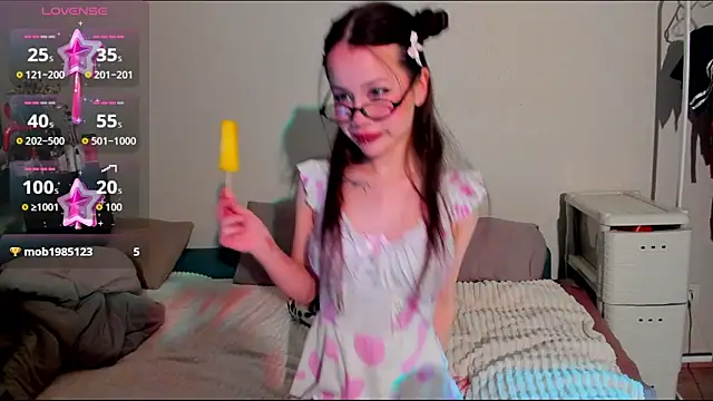 Anikka Liam online show from October 4, 12:19 am