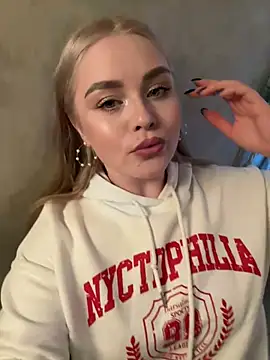 Snapshot of April_Vance chatting on December 20, 6:40 am April Vance online show from December 20, 6:40 am