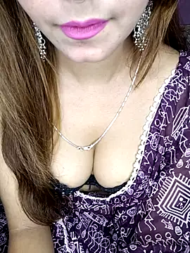 Snapshot of Diamond_queeen chatting on November 11, 9:04 pm Diamond queeen online show from November 11, 9:04 pm