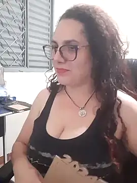 Snapshot of litha_luna chatting on December 11, 2:41 am litha luna online show from December 11, 2:41 am