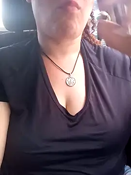 Snapshot of litha_luna chatting on February 24, 9:20 pm litha luna online show from February 24, 9:20 pm