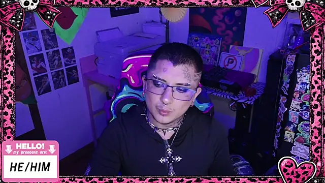 Snapshot of masterkevinftm chatting on May 29, 3:37 am masterkevinftm online show from May 29, 3:37 am