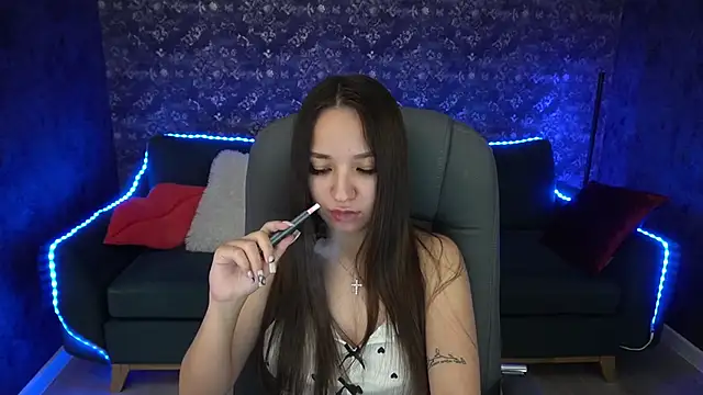 Snapshot of ElysLunar chatting on December 10, 4:06 pm ElysLunar online show from December 10, 4:06 pm