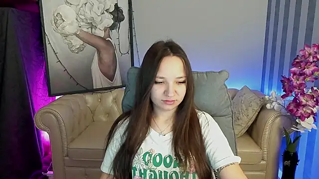 Snapshot of ElysLunar chatting on December 13, 6:21 am ElysLunar online show from December 13, 6:21 am