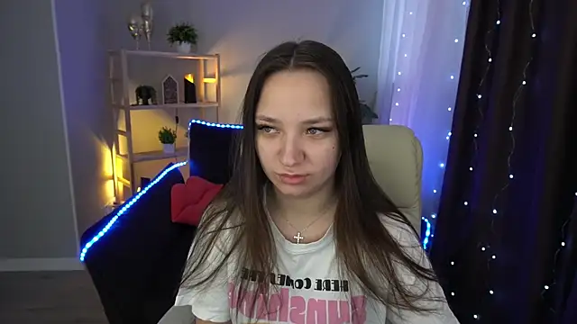 Snapshot of ElysLunar chatting on January 3, 6:11 am ElysLunar online show from January 3, 6:11 am