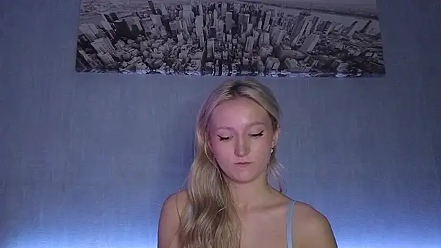Snapshot of MiaNixan chatting on September 19, 7:47 pm MiaNixan online show from September 19, 7:47 pm